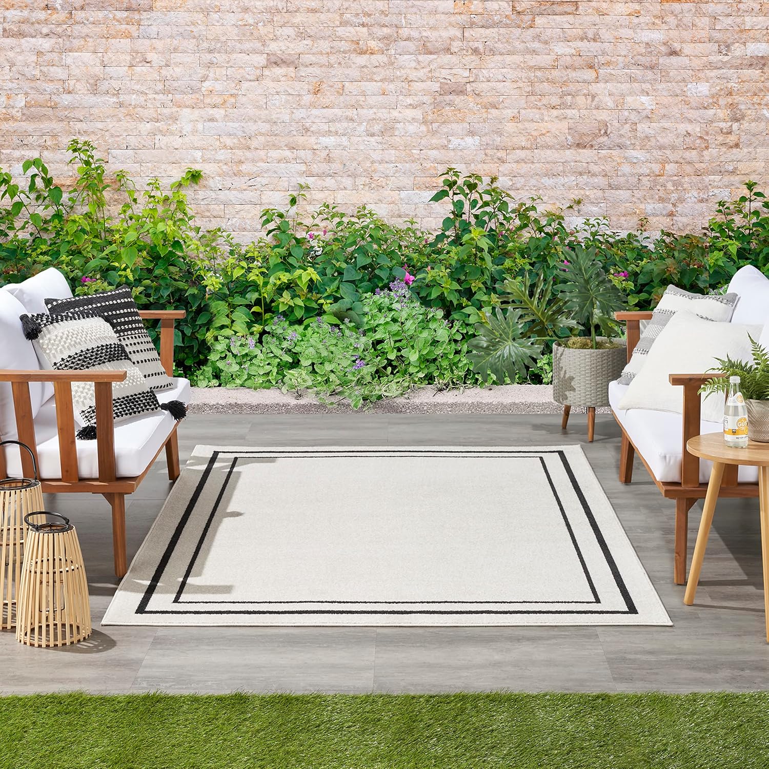 Ivory Black Indoor Outdoor Rug